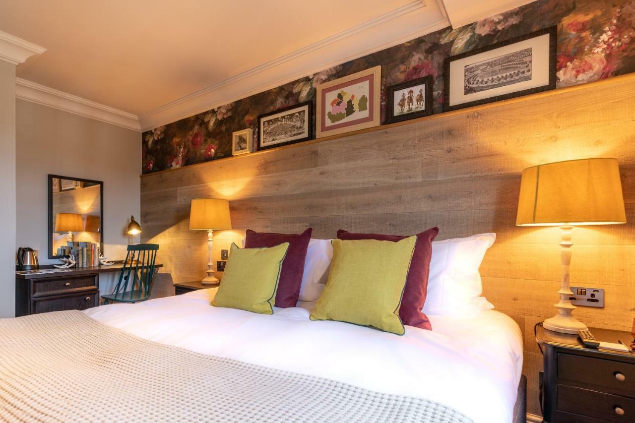The Foley Hotell Claygate Eksteriør bilde
